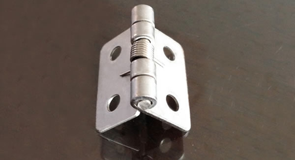 彈簧合頁(yè)與普通合頁(yè)的使用區(qū)別