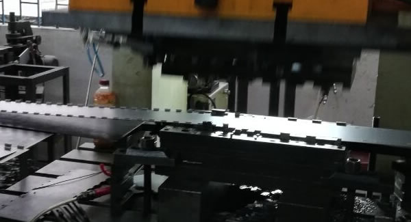 客戶滿意，長合頁，屏風(fēng)合頁，重型合頁等東莞合頁，東莞鉸鏈訂單增多