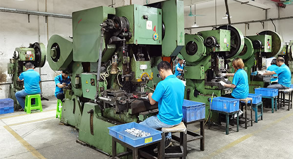 25年只琢磨一件事——讓“開合”這件事，順到?jīng)]存在感|廣有五金&東莞合頁